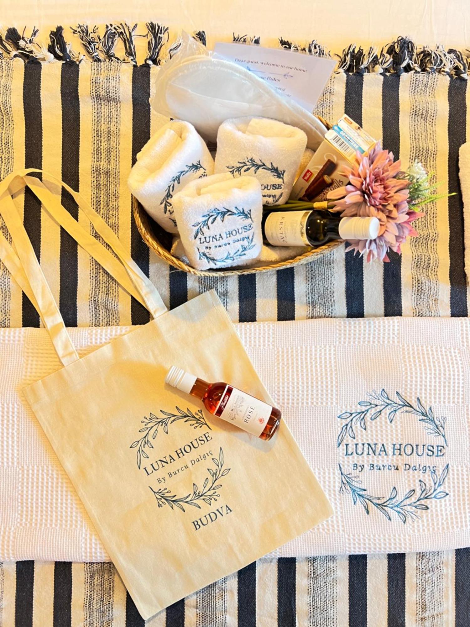 Luna House Будва Екстер'єр фото